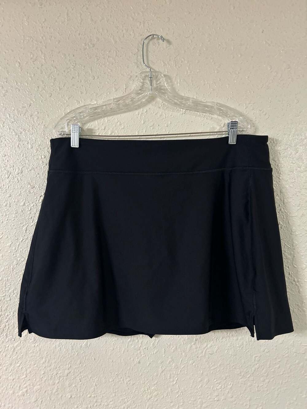 Old Navy Active Powersoft Extra High-Rise Go-Dry Black Athletic Skort - Picture 6 of 7